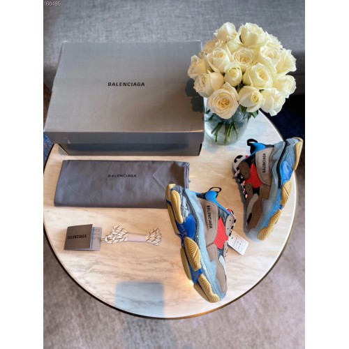 Balenciaga Triple S Sneakers BTSS1322710